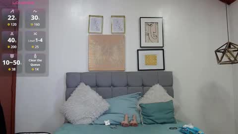 Snapshot of _naomi_s chatting on December 2, 2:01 pm _naomi_s online show from December 2, 2:01 pm