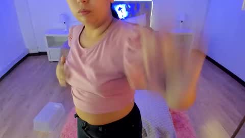 Snapshot of _natalie18_ chatting on October 19, 7:47 pm Natalie online show from October 19, 7:47 pm