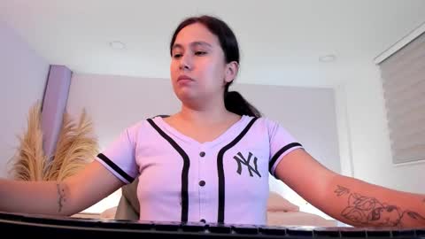 Snapshot of _natalie18_ chatting on November 15, 10:34 am Natalie online show from November 15, 10:34 am