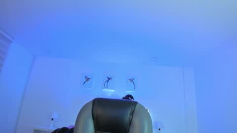 Snapshot of _natalie18_ chatting on November 16, 10:43 am Natalie online show from November 16, 10:43 am