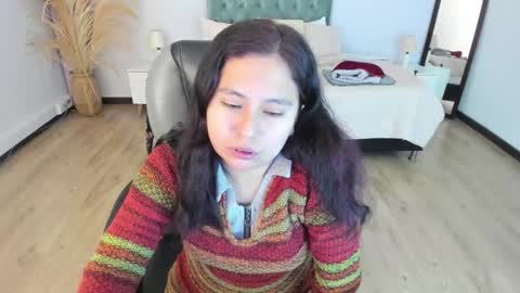 Snapshot of _natalie18_ chatting on November 23, 11:37 pm Natalie online show from November 23, 11:37 pm