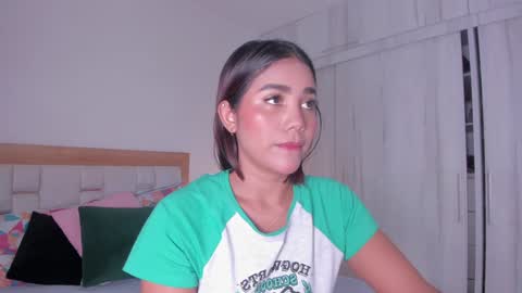 Snapshot of _natasha18_ chatting on December 19, 11:39 am Natasha online show from December 19, 11:39 am