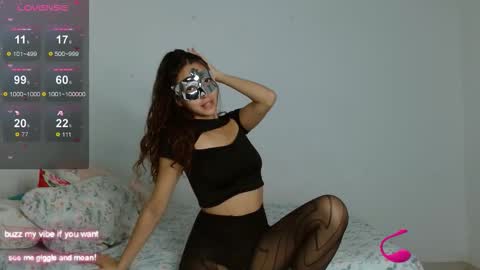 _nayade_ online show from October 14, 11:49 pm