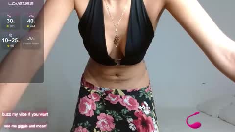 _nayade_ online show from March 18, 2:20 pm