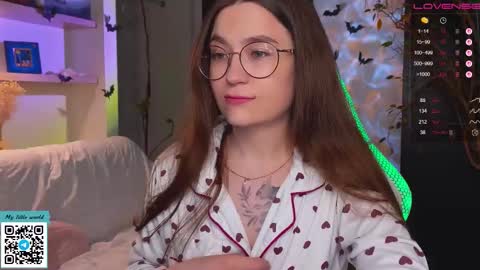 Mia with a big heart  online show from October 28, 12:09 pm