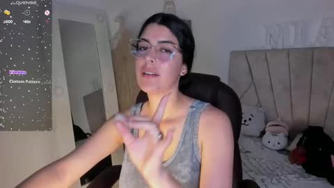 Niah  You can call me Ni or cutie haha online show from January 26, 8:13 pm