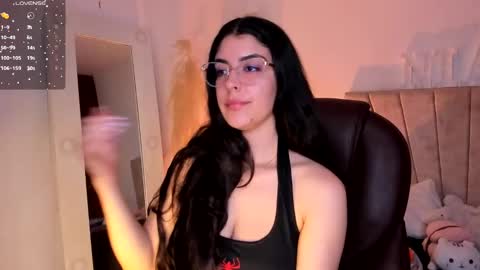 Niah  You can call me Ni or cutie haha online show from February 28, 10:39 pm