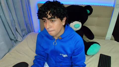 Snapshot of _nickconnor1 chatting on December 27, 12:18 am Nicolas online show from December 27, 12:18 am