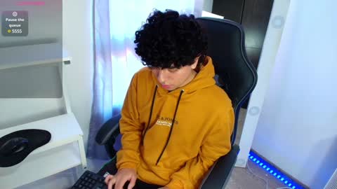 Snapshot of _nickconnor1 chatting on January 22, 7:03 pm Nicolas online show from January 22, 7:03 pm