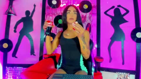 Snapshot of _nickyminach chatting on December 14, 1:28 am Nicky Please help me with your thumbs up its importan online show from December 14, 1:28 am