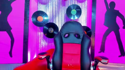 Nicky  Please help me with your thumbs up its importan online show from April 20, 9:05 pm