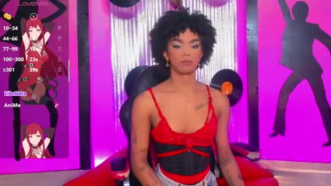 Snapshot of _nickyminach chatting on April 25, 7:33 pm Nicky Please help me with your thumbs up its importan online show from April 25, 7:33 pm