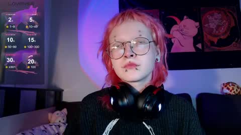 Snapshot of _nicole_meow_ chatting on June 8, 8:53 pm Nicole online show from June 8, 8:53 pm