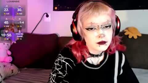 Snapshot of _nicole_meow_ chatting on July 5, 6:59 pm Nicole online show from July 5, 6:59 pm