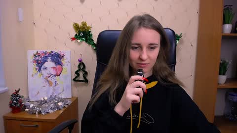 Nica online show from January 3, 3:33 pm