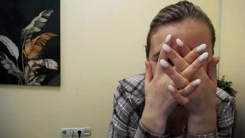 Nica online show from September 12, 8:03 am