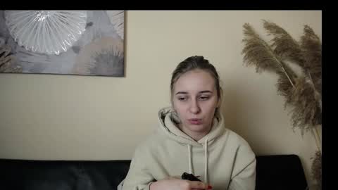 Nica online show from November 13, 1:10 pm