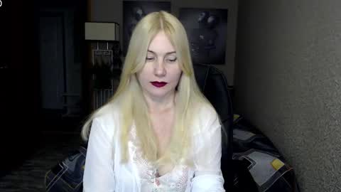 Donella    online show from January 29, 5:45 pm