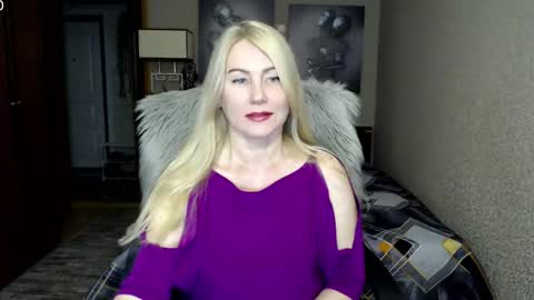 Donella    online show from October 28, 5:59 pm