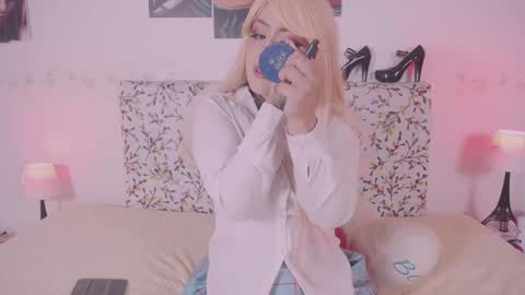 niiky online show from January 23, 1:56 pm