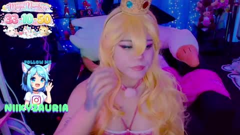 Snapshot of _niiky chatting on May 6, 5:40 pm niiky online show from May 6, 5:40 pm