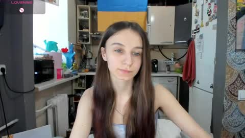 Snapshot of _nika_kik chatting on April 23, 12:29 pm Nika online show from April 23, 12:29 pm