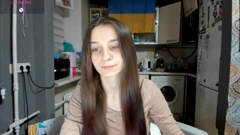 Snapshot of _nika_kik chatting on April 26, 6:16 pm Nika online show from April 26, 6:16 pm