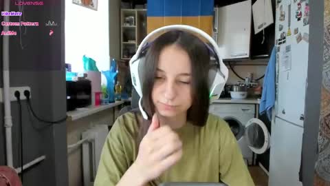 Snapshot of _nika_kik chatting on April 30, 10:43 am Nika online show from April 30, 10:43 am