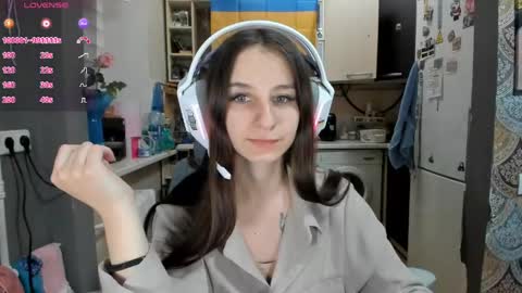 Snapshot of _nika_kik chatting on May 4, 6:48 pm Nika online show from May 4, 6:48 pm