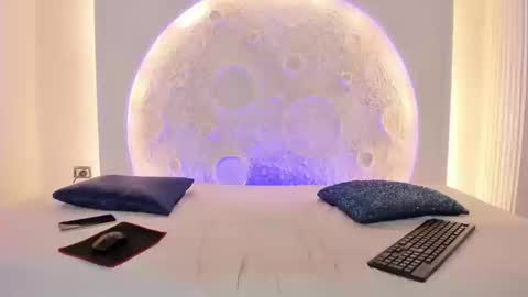 Noah online show from September 10, 7:58 pm