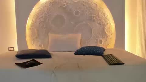 Noah online show from September 17, 8:10 pm