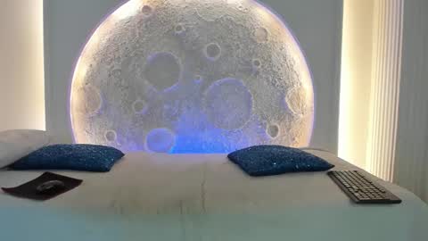 Noah online show from September 19, 8:31 pm