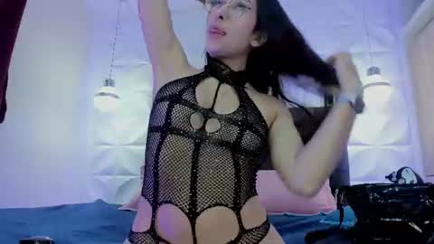 Pau online show from July 18, 12:20 pm