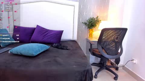  peach1  online show from February 11, 11:01 pm