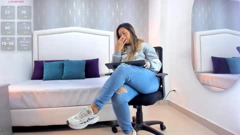  peach1  online show from March 18, 2:20 pm