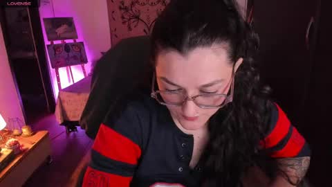 Snapshot of _peach__ chatting on May 30, 3:58 am violeta ig online show from May 30, 3:58 am