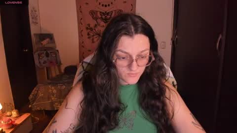 Snapshot of _peach__ chatting on June 21, 3:31 am violeta ig online show from June 21, 3:31 am