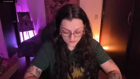 Snapshot of _peach__ chatting on July 19, 4:27 am violeta ig online show from July 19, 4:27 am