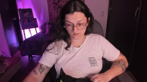 Snapshot of _peach__ chatting on July 24, 2:53 am violeta ig online show from July 24, 2:53 am