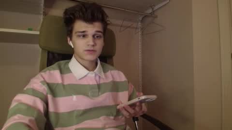 Willie online show from April 22, 7:04 pm