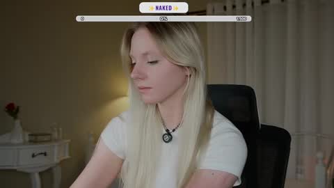 Snapshot of _penisflytrap_ chatting on October 3, 3:20 pm Viktoria online show from October 3, 3:20 pm