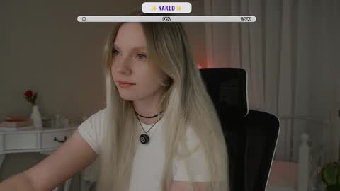 Snapshot of _penisflytrap_ chatting on October 24, 1:35 am Viktoria online show from October 24, 1:35 am