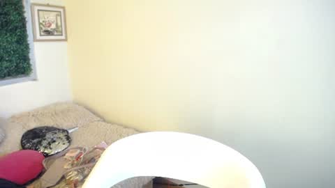 Laura online show from July 29, 5:44 pm