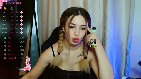 Snapshot of _pretty_cherry_ chatting on October 5, 12:25 pm _pretty_cherry_ online show from October 5, 12:25 pm