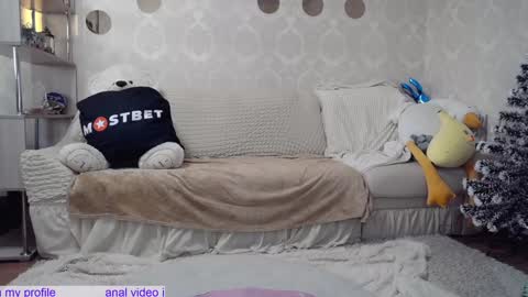 _pretty_fox_ online show from December 24, 4:44 am