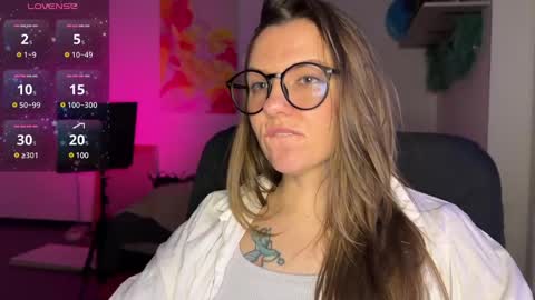  HADLY today day-off see u online 0112  online show from January 22, 5:59 pm