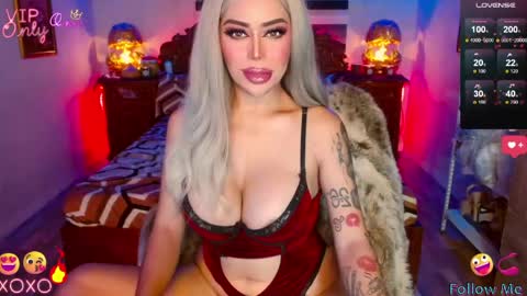 Snapshot of _queengoddess_ chatting on May 30, 3:25 am Hi my name is selinaim glad to meet everyone here online show from May 30, 3:25 am