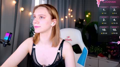 im Amy online show from December 24, 9:28 am