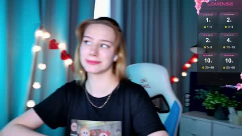 im Amy online show from February 17, 9:35 am