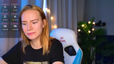 im Amy online show from October 3, 6:32 am